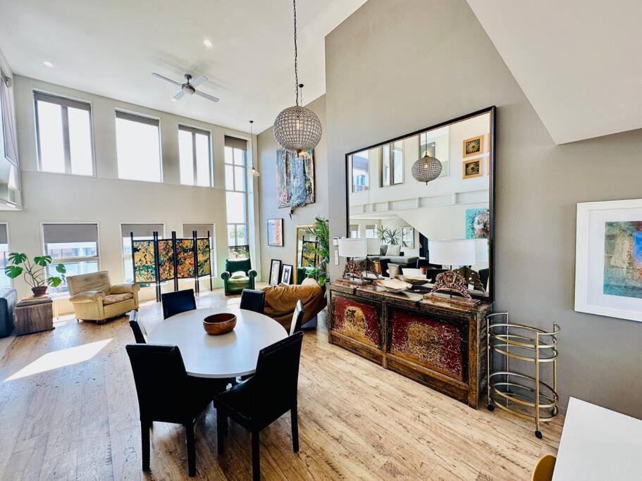 Stunning New York Loft Gallery クライストチャーチ エクステリア 写真